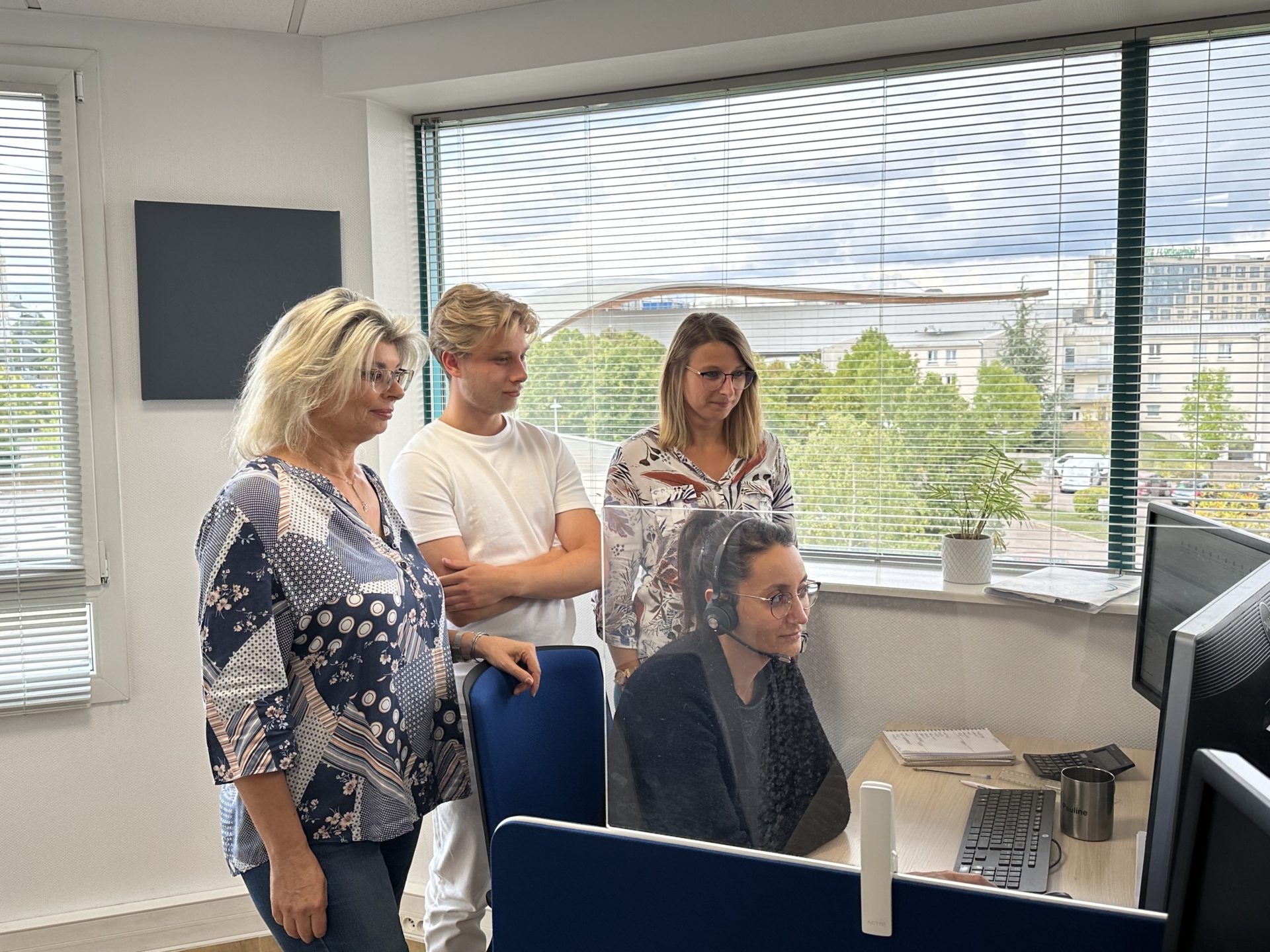 Photos de salariés de la Mutuelle Mos au travail